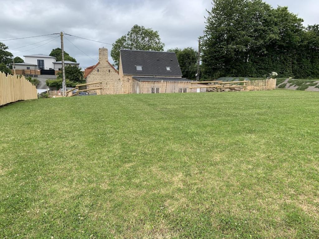 Charmante Maison De Campagne En Pierres Et Bois Sartilly-Baie-Bocage Exterior foto