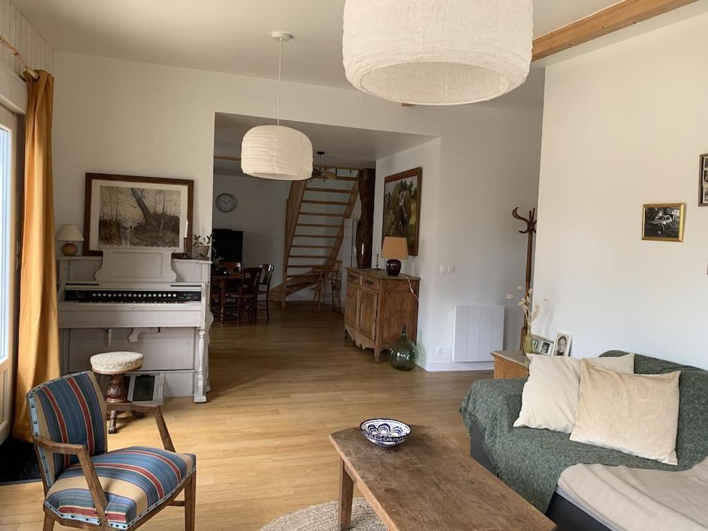Charmante Maison De Campagne En Pierres Et Bois Sartilly-Baie-Bocage Exterior foto