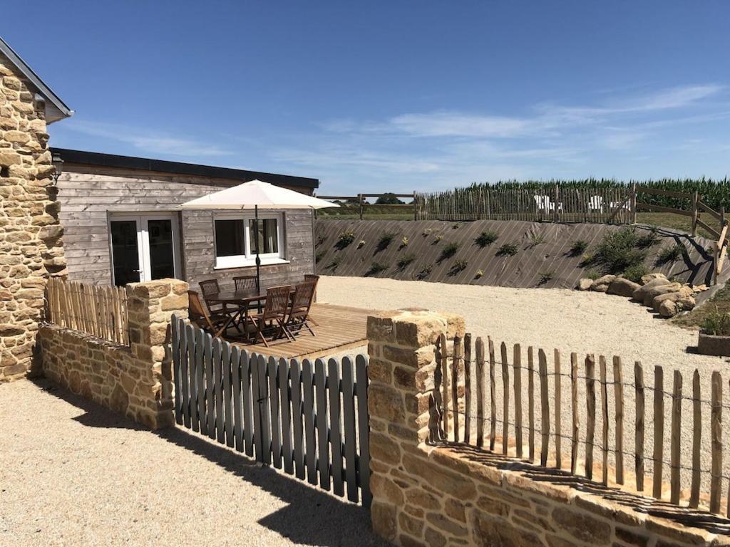 Charmante Maison De Campagne En Pierres Et Bois Sartilly-Baie-Bocage Exterior foto